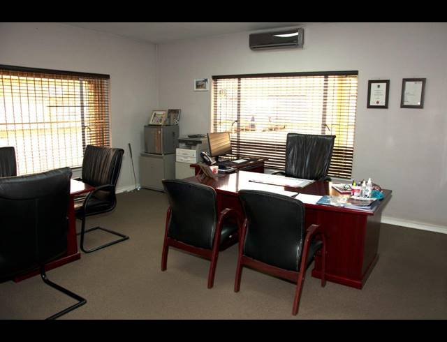 3,665M² BUSINESS FOR SALE IN VANDERBIJLPARK CE 6
